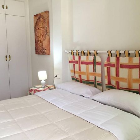 Spacious Apartment With Sea View Terrace In Calafell Kültér fotó