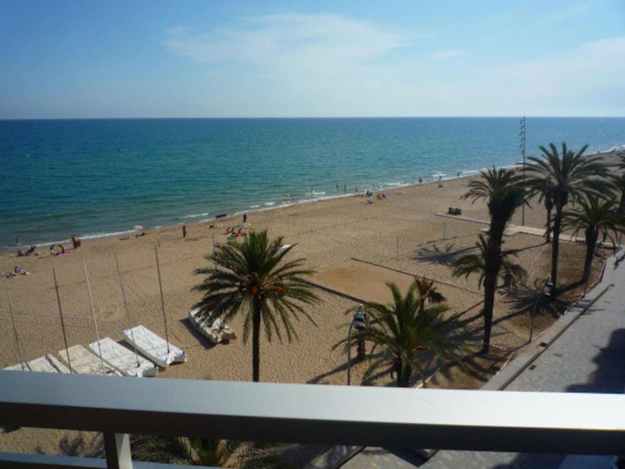 Spacious Apartment With Sea View Terrace In Calafell Kültér fotó